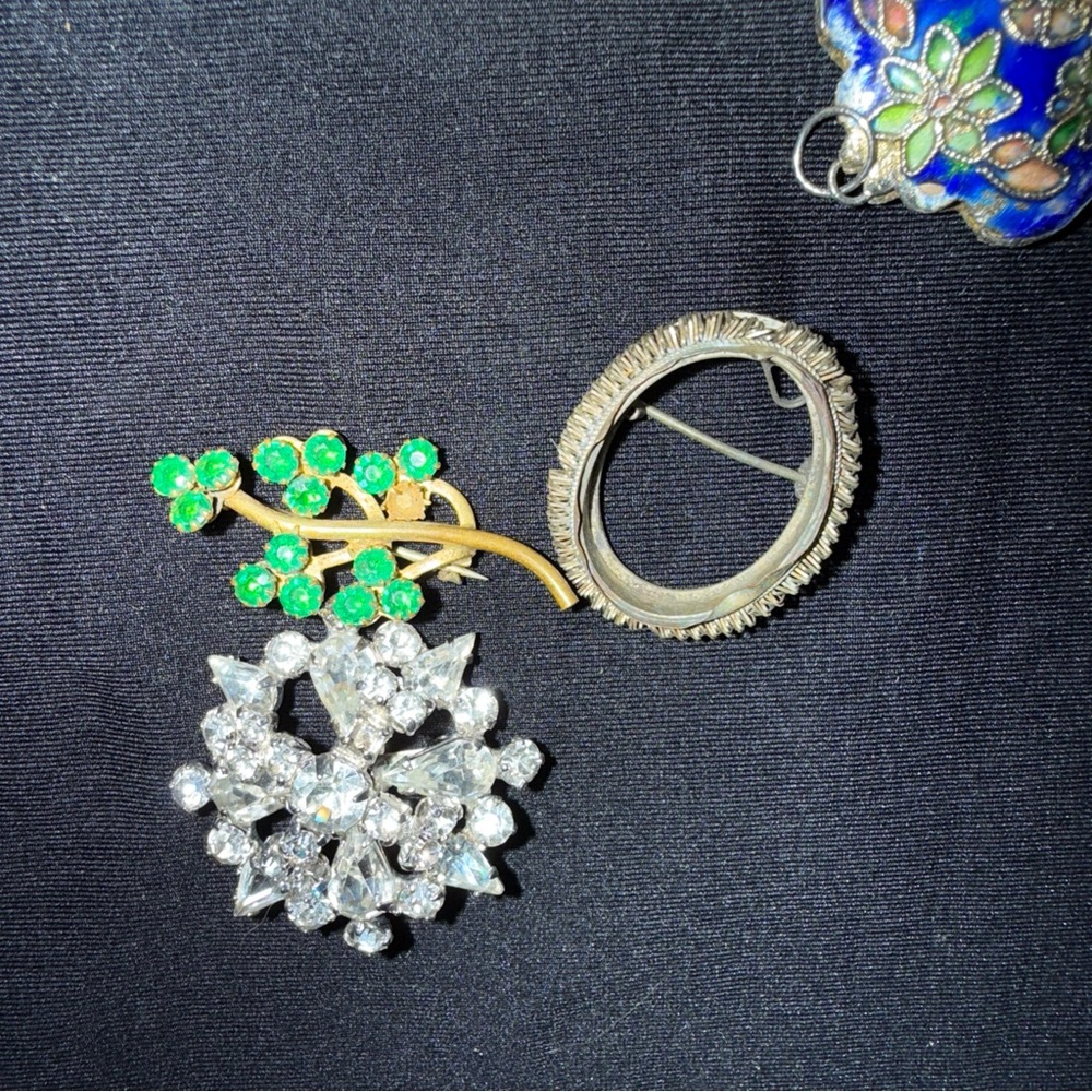 Vintage Gold and Silver Brooch Collection vintage needs repair - Picture 9 of 12